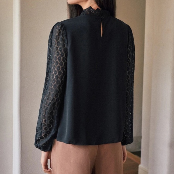 Black Floral Lace Lantern Sleeve Blouse - Picture 4 of 5